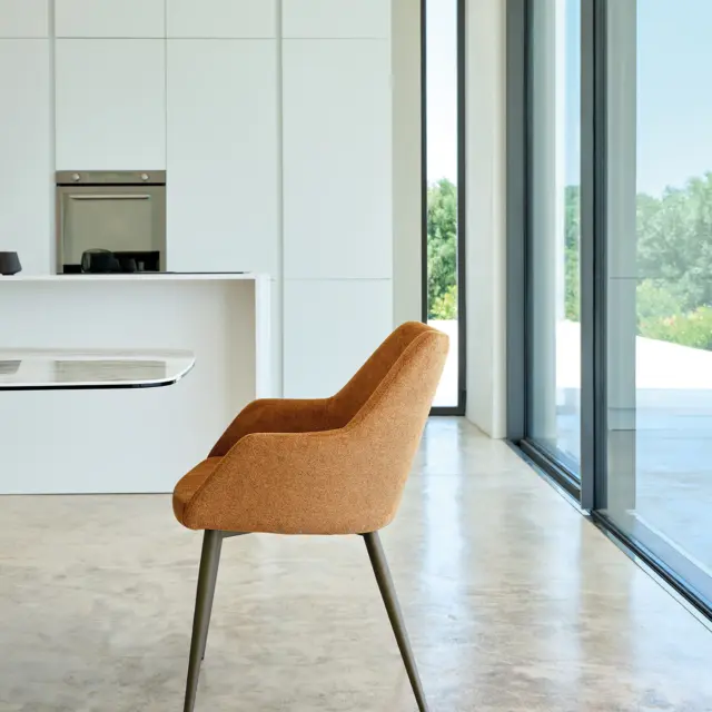 Alternative view of Sedia Janis S165